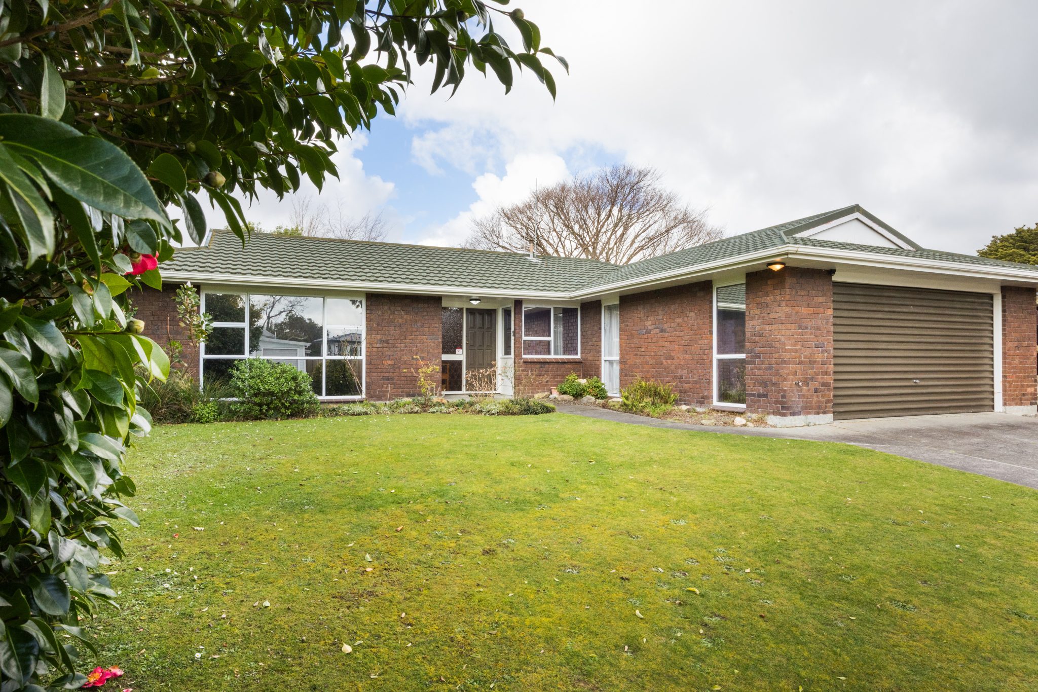 Great Family Home in Riverdale! — slide 2