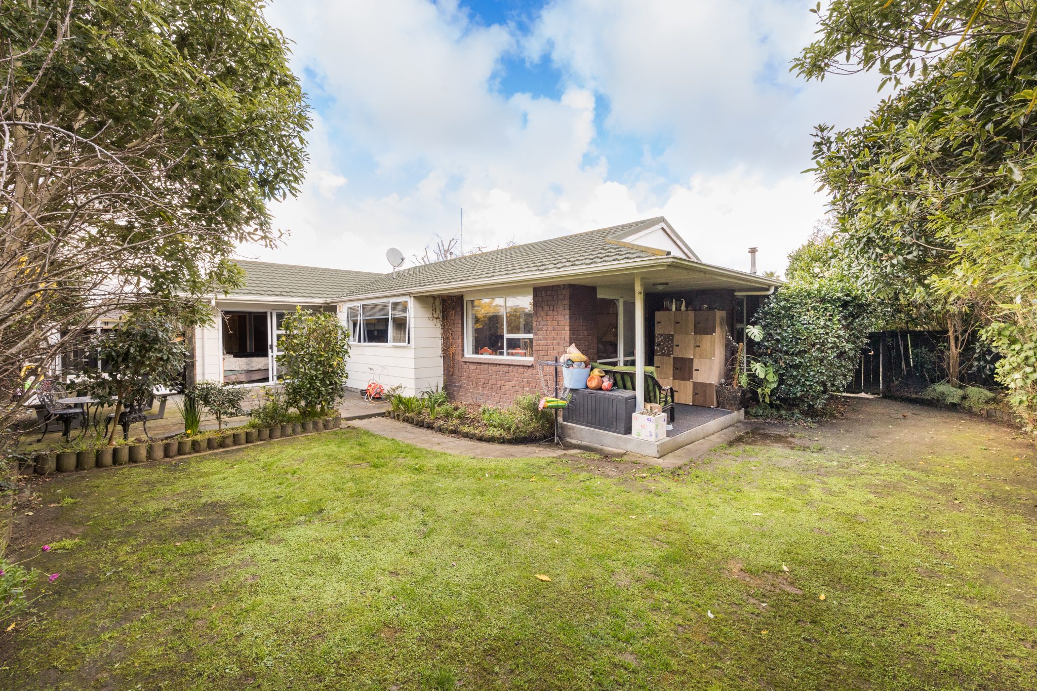 Great Family Home in Riverdale! — slide 26