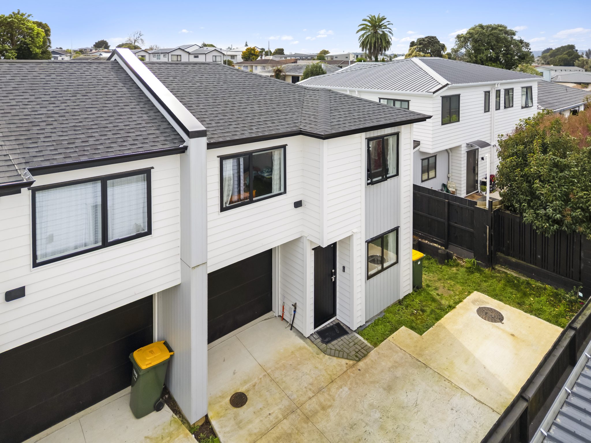 Modern Freehold - Last Property + Parking! — slide 2
