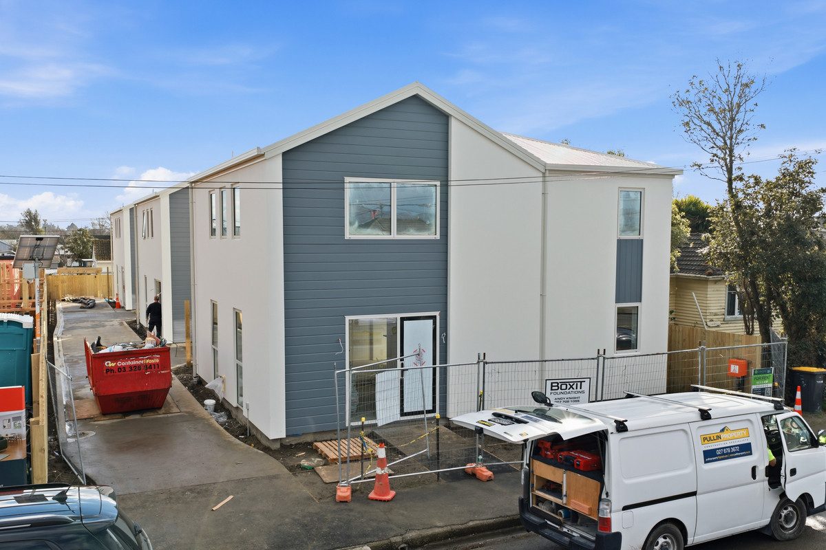 1 LEFT! Pre Rented for $1350 per week! — slide 1