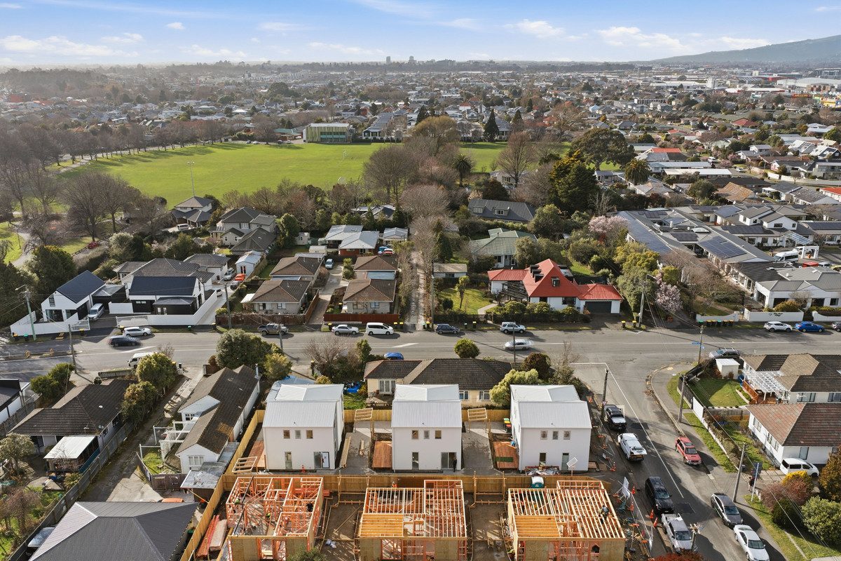 1 LEFT! Pre Rented for $1350 per week! — slide 17