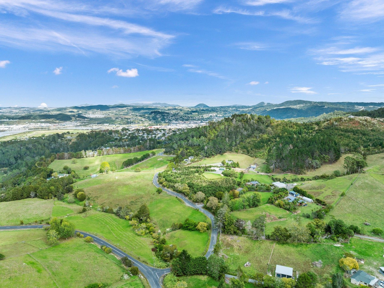 A Private Lifestyle Retreat, Minutes from the City — slide 13