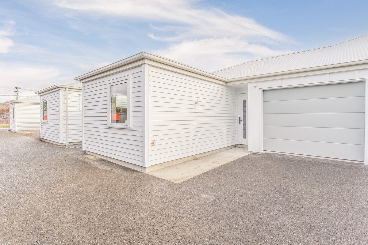 Coastal Living with Internal Garage — slide 2
