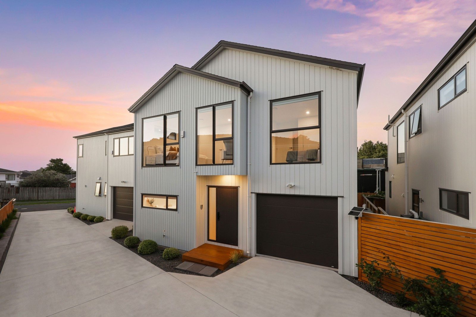 Must Be Sold - Stylish Family Home in Macleans — slide 1