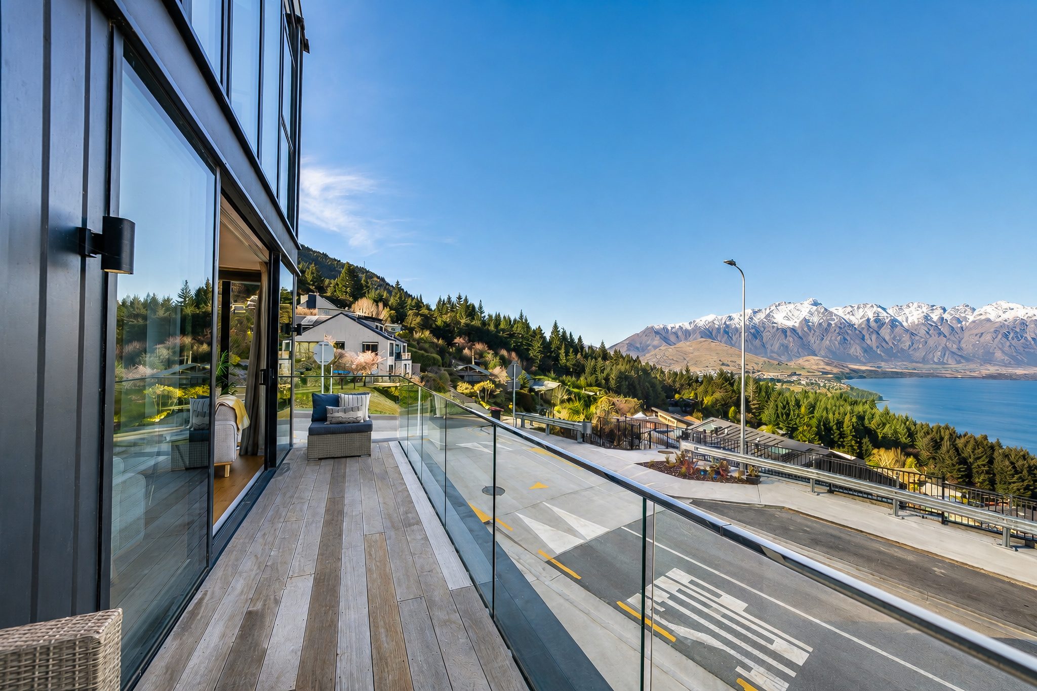 A Remarkable Queenstown Residence — slide 2