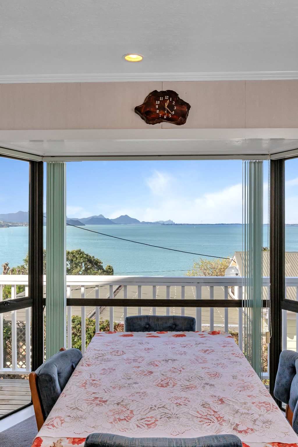 Stunning Harbour Views! — slide 31