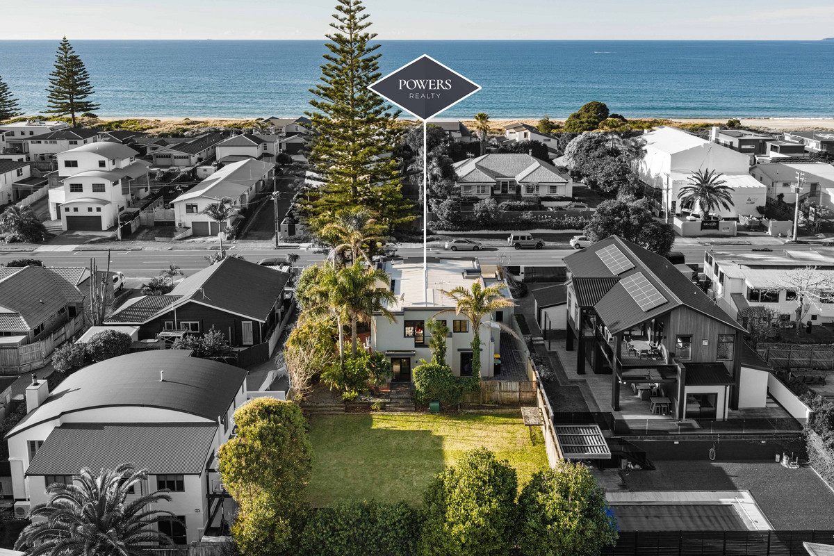 Six Bedroom Family Home on 809m2 — slide 1