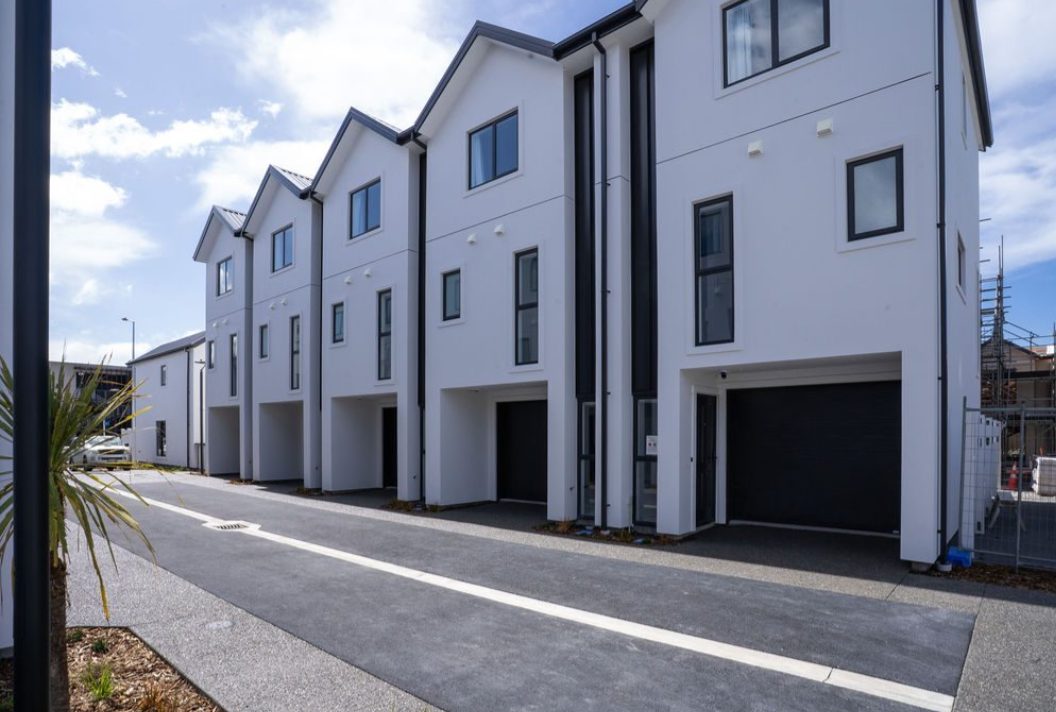 Opportunity - CBD Living with Garage — slide 2