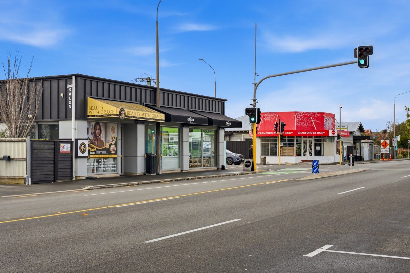 Impeccable Comfort & Convenience in St. Albans — slide 25