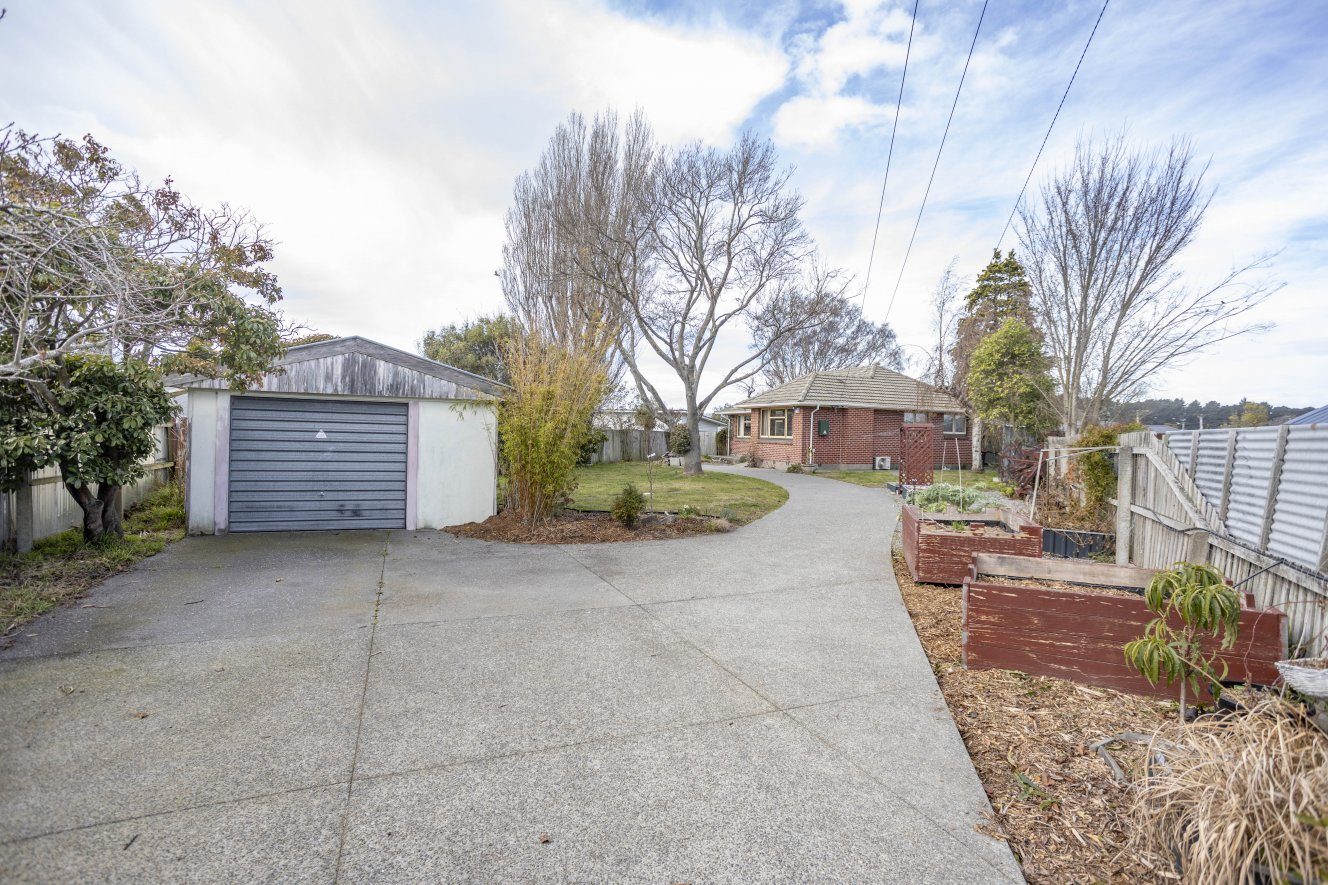 * UNDER OFFER * Room to Relax, Neg over $549,000 — slide 17