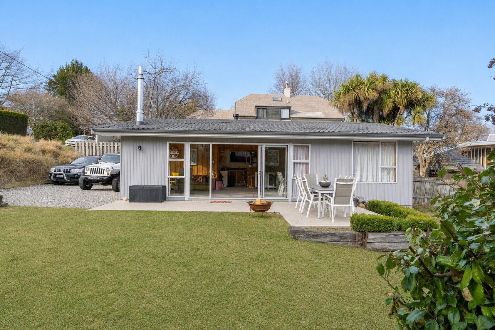 Act fast - This property must be sold — slide 1