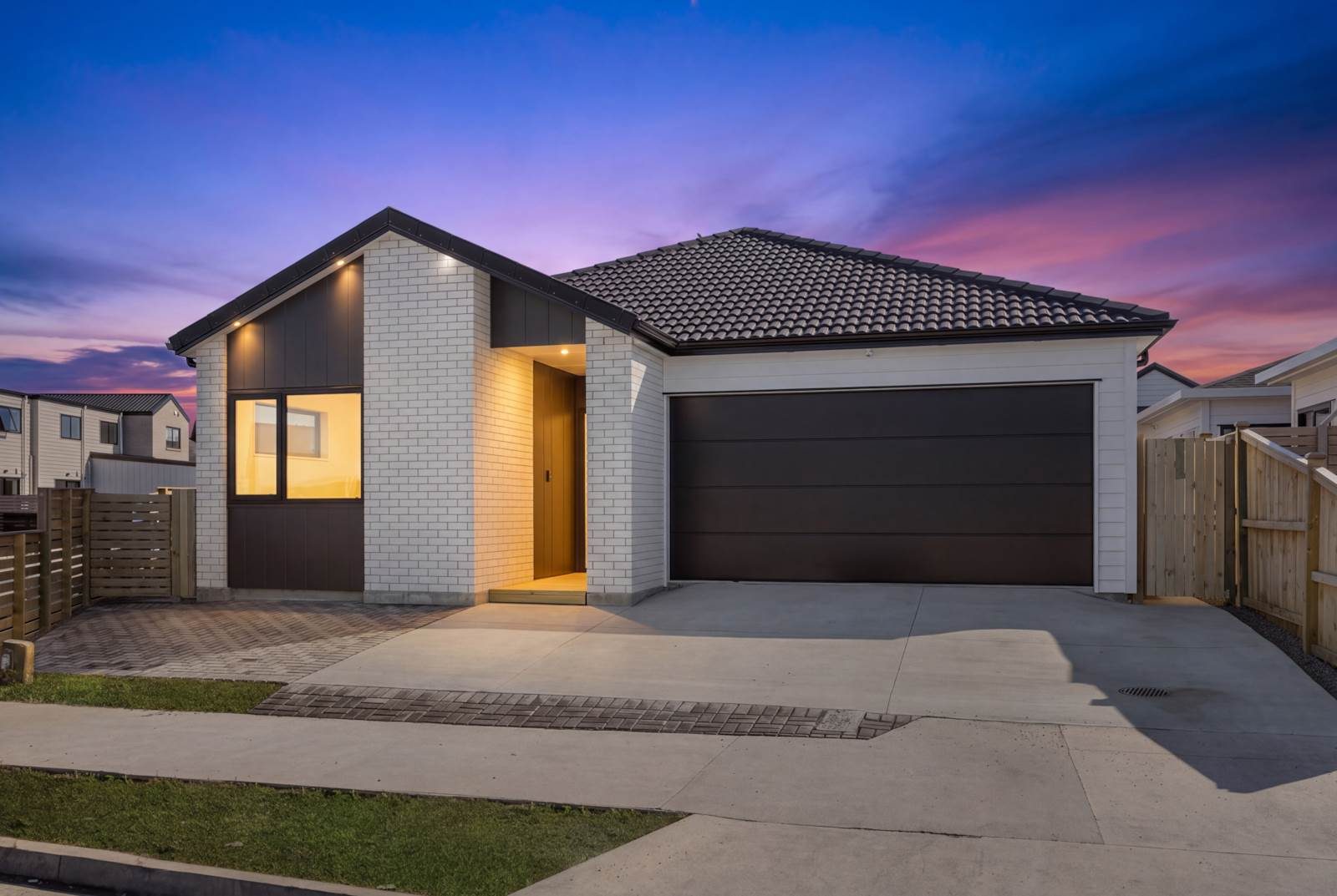 Five-Bedroom Luxury Designed for Modern Families — slide 1