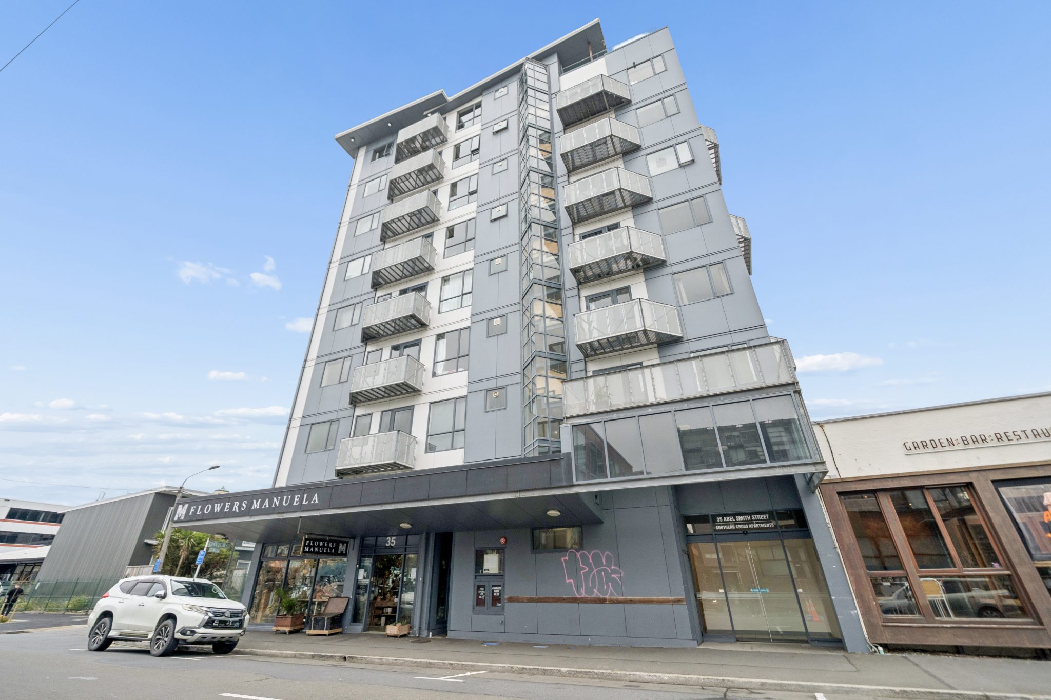 Sun, Views and a Balcony in Te Aro — slide 18