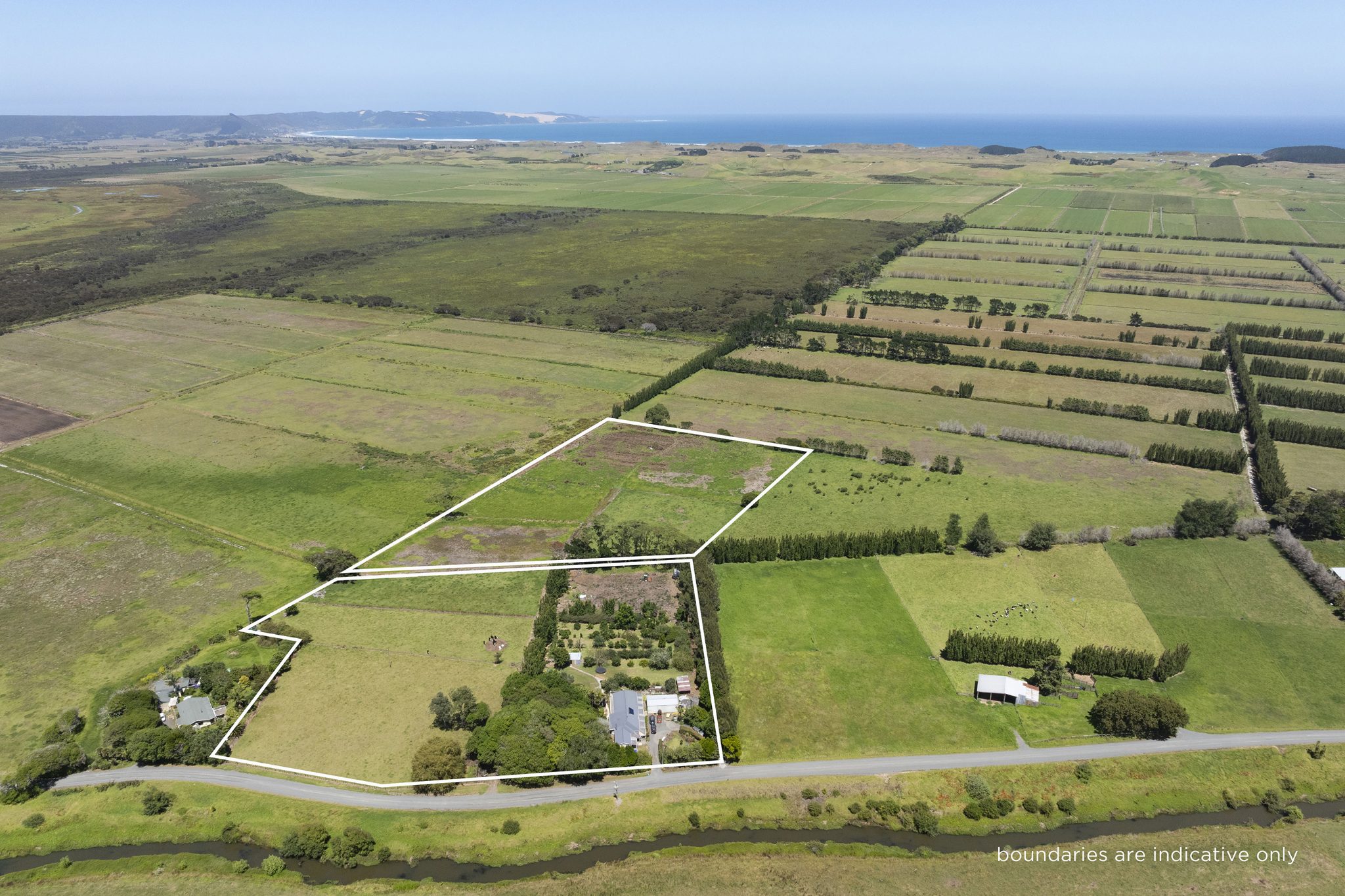 Spacious Family Home & Self-Sufficient Lifestyle — slide 2