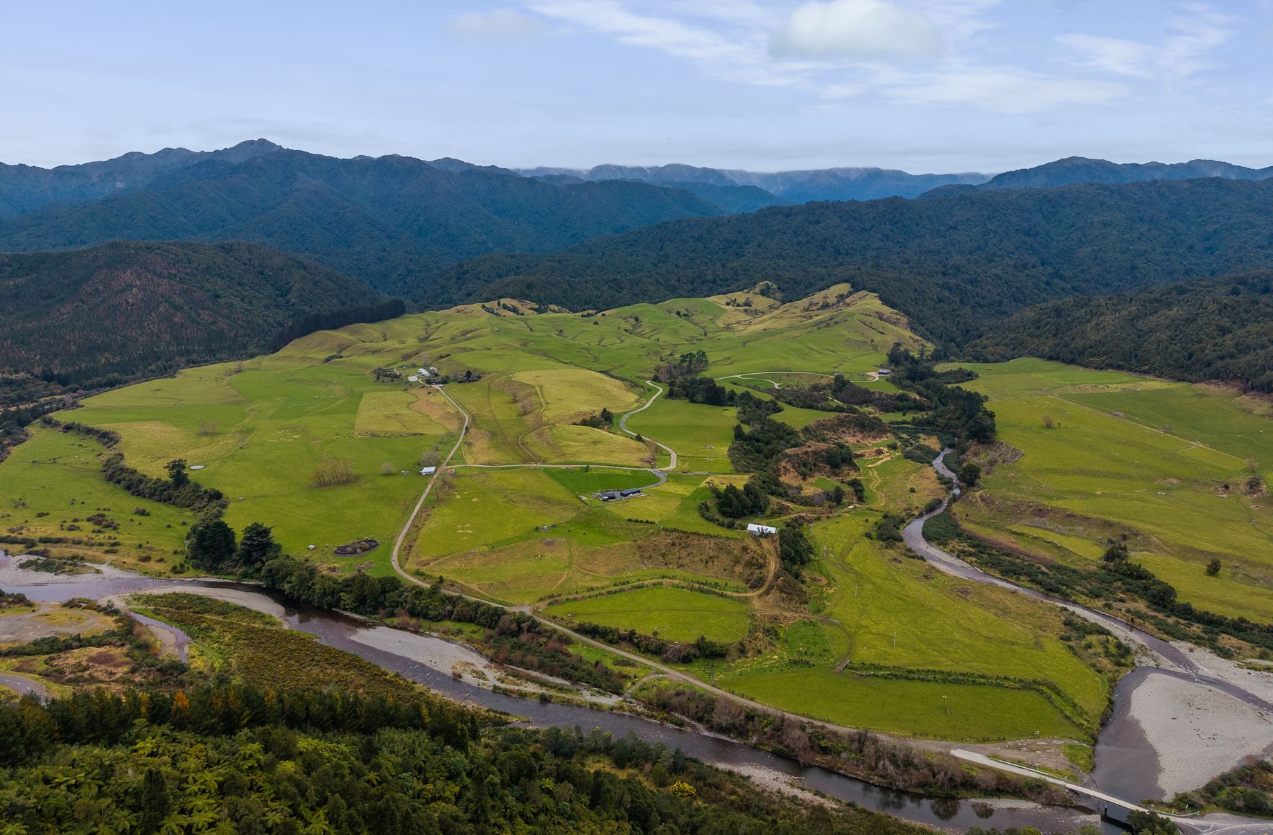 FOUR LOTS. REMARKABLE SETTING! — slide 2