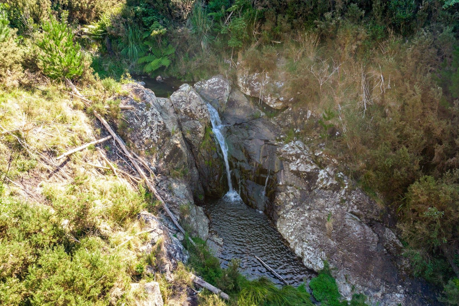 Views, privacy, bush and waterfalls — slide 2