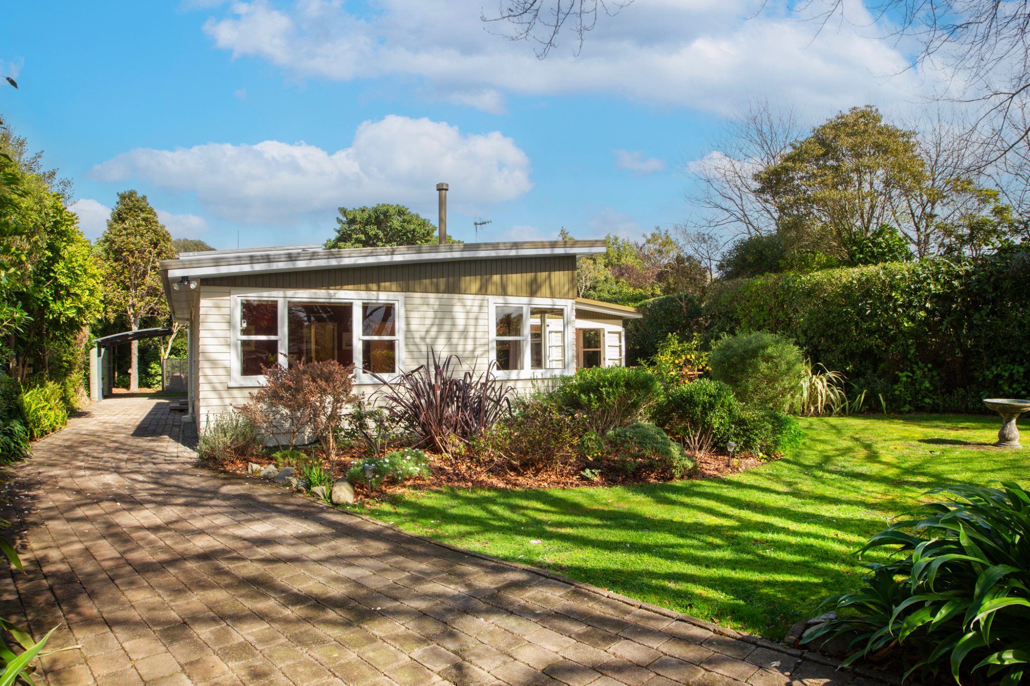 A Peaceful Garden Retreat in the Heart of Waikanae — slide 23