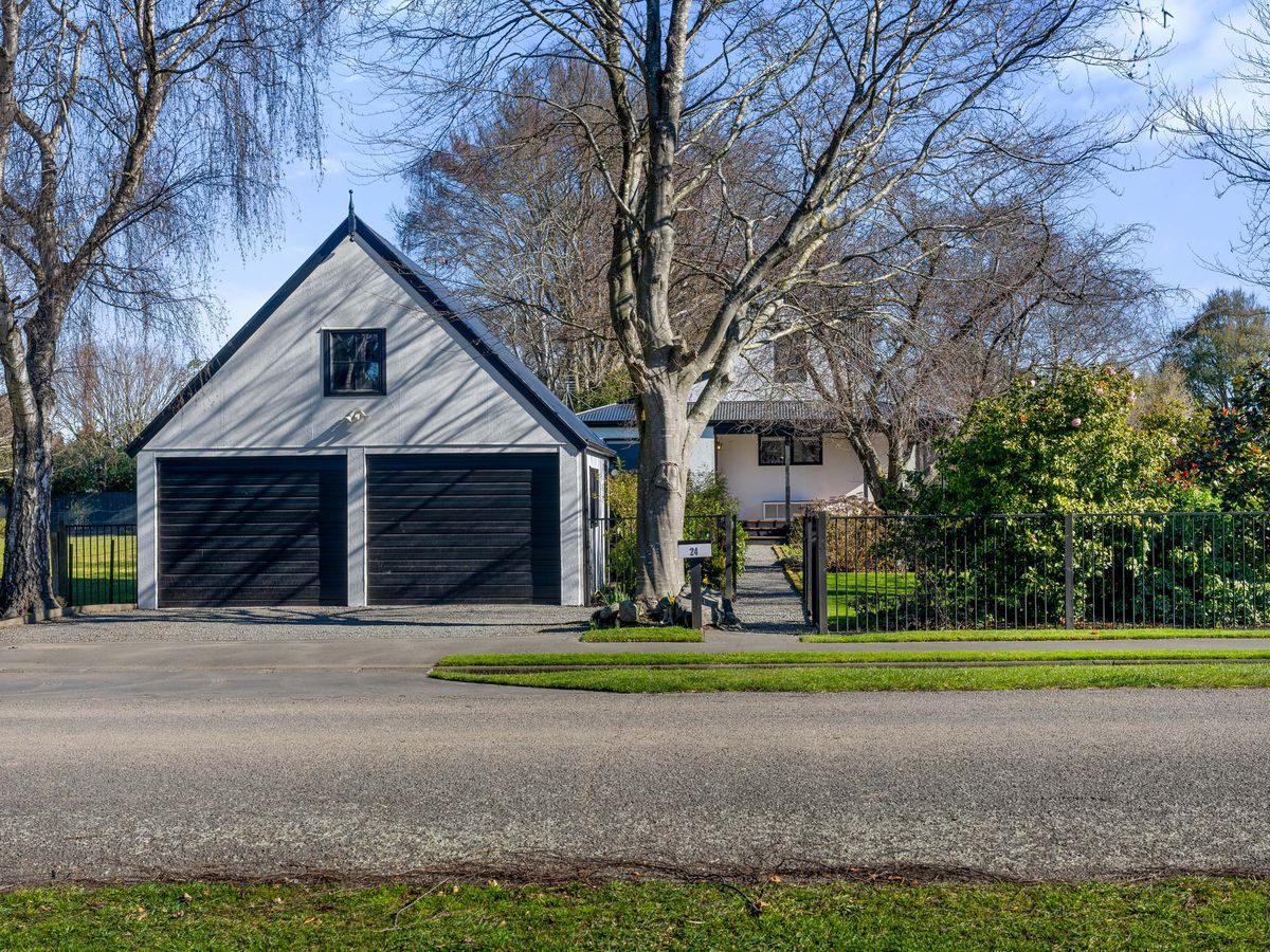 Established, Spacious & Full of Charm — slide 2