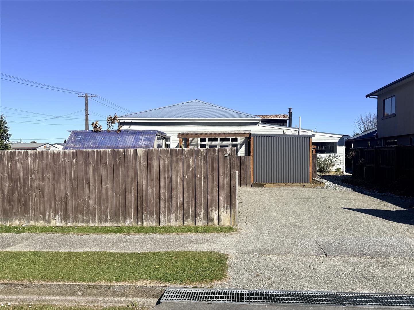 FOUR BEDROOM FAMILY FAVOURITE — slide 22