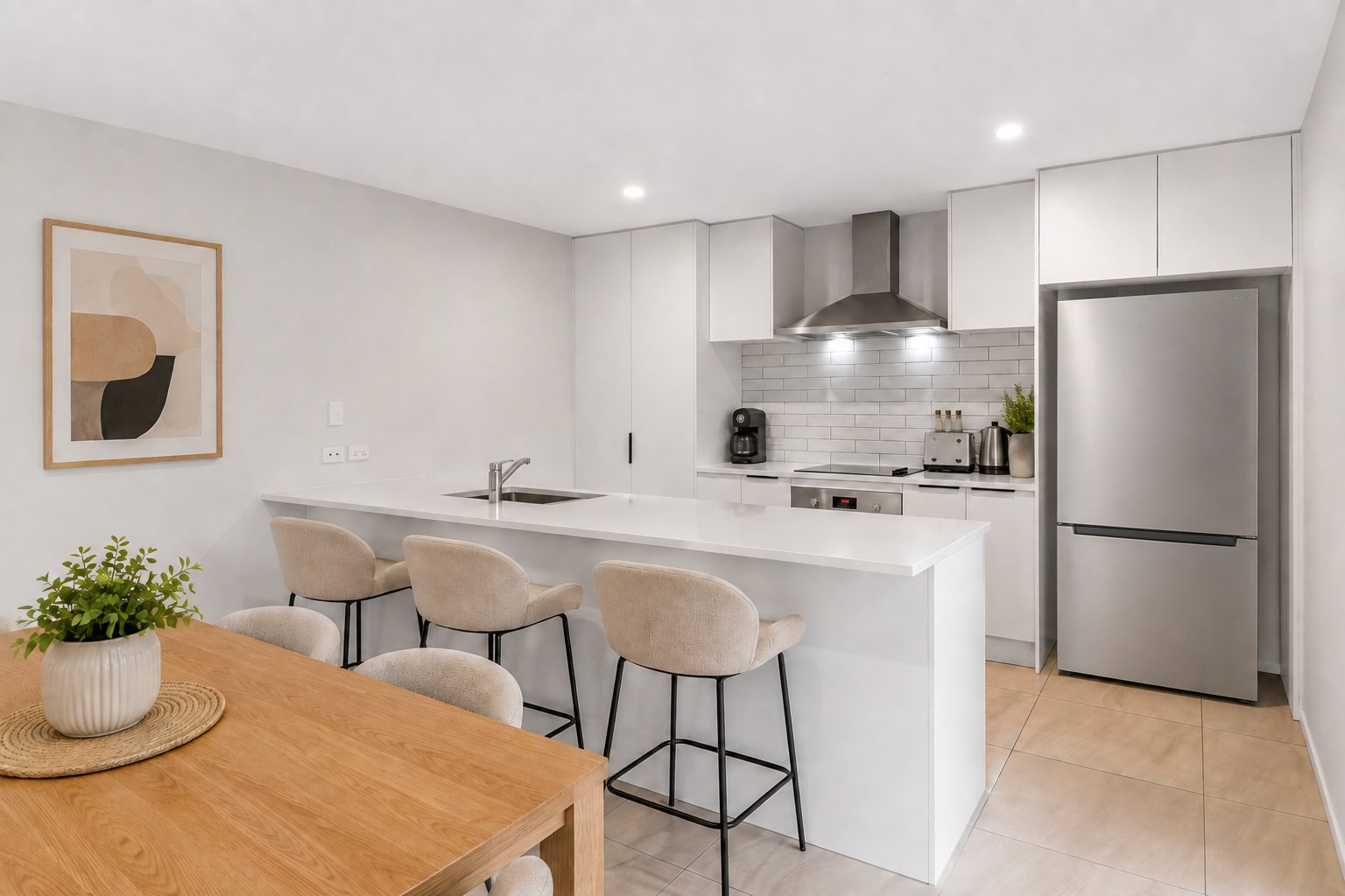 Modern family living in quiet cul-de-sac. — slide 2