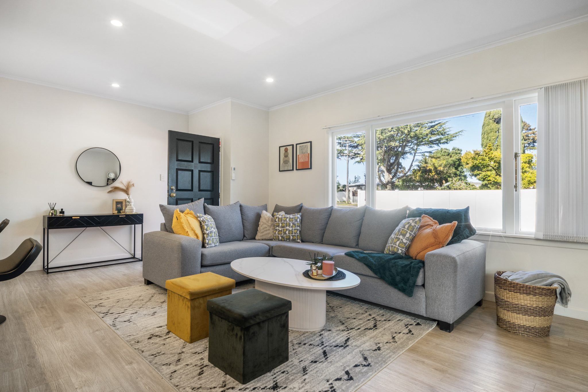 Freehold Family Home with So Many Car Parkings — slide 2