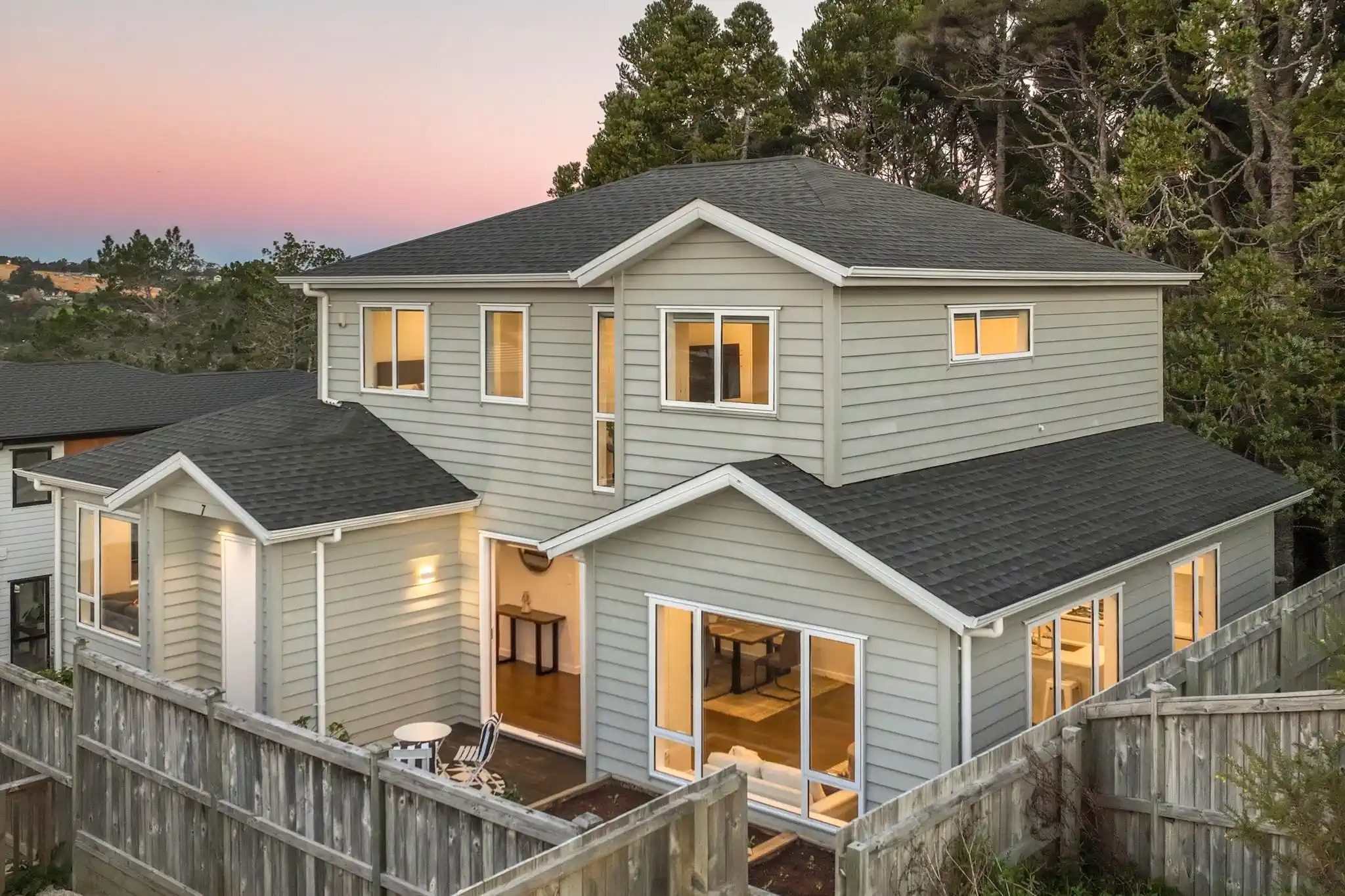 Sunshine Home next to Reserved Bush — slide 1