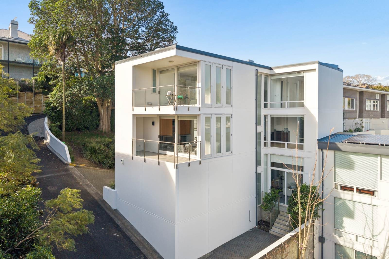 Luxury Home & Separate Guest Residence — slide 1