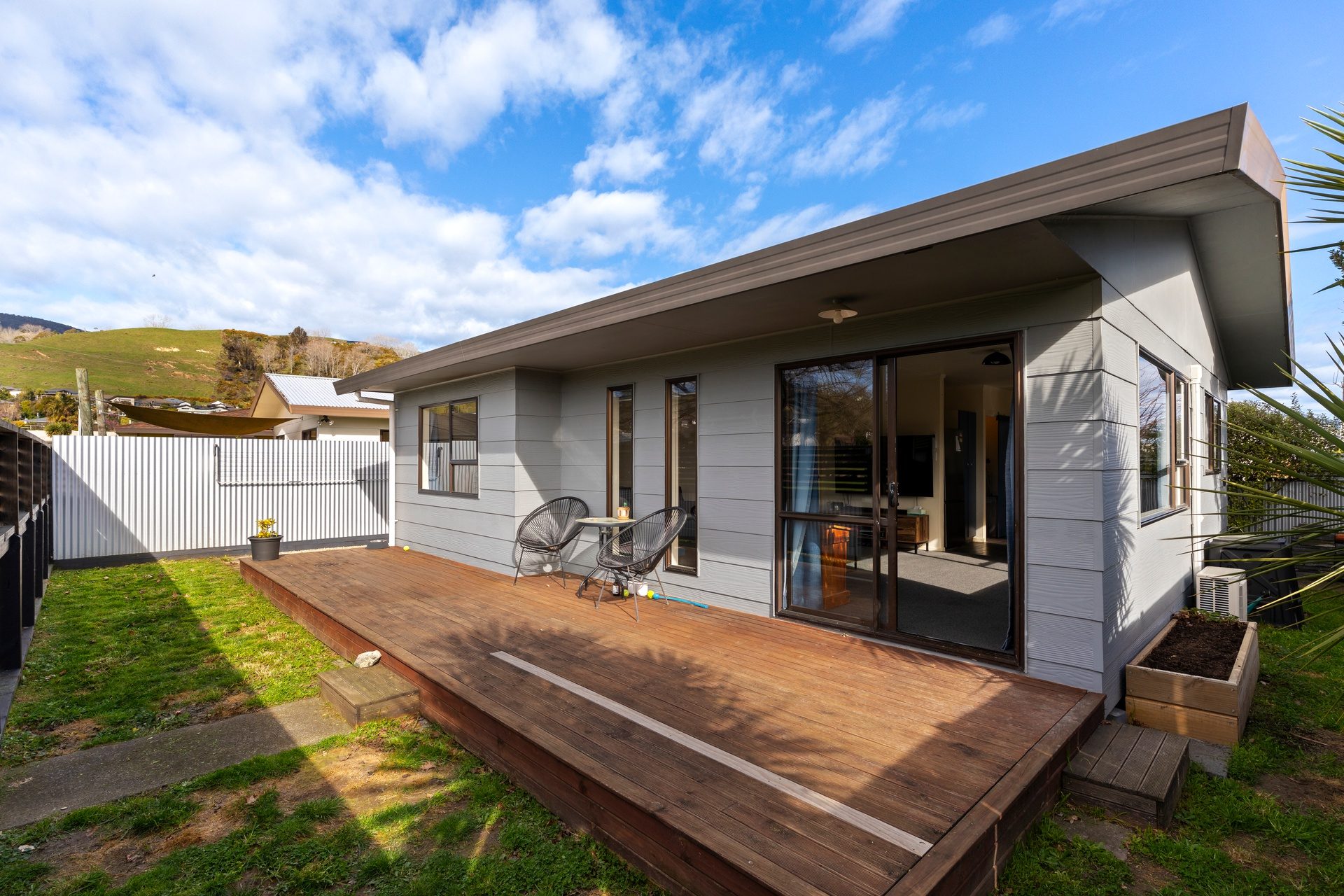 PARKSIDE PRIVACY - THIS ONE'S A GEM! — slide 2