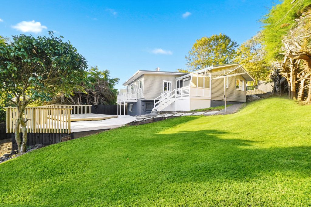 Elevated Family Living on 693m² Freehold Site — slide 1