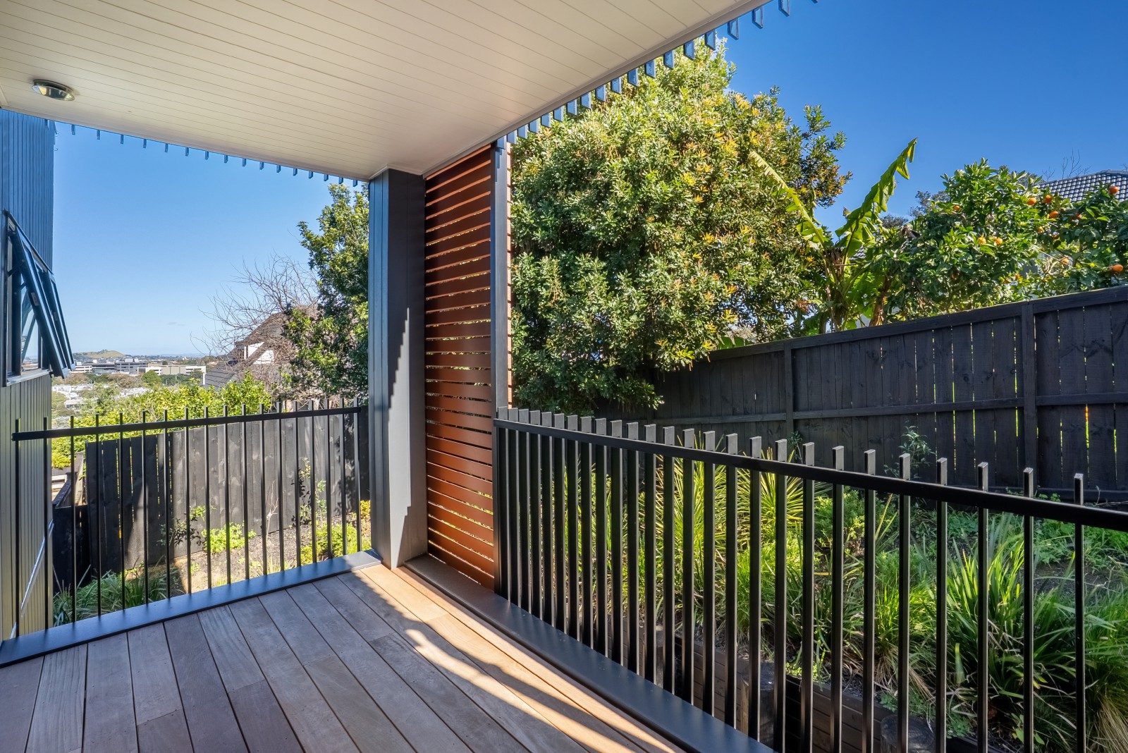 Receivership sale – Views of One Tree Hill — slide 2