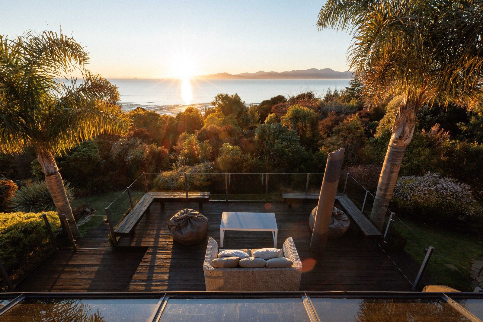 Sea views, established grounds and flexible living — slide 2