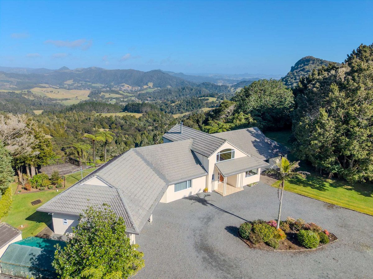 ARCHITECTURALLY DESIGNED, BREATHTAKING VIEWS — slide 34