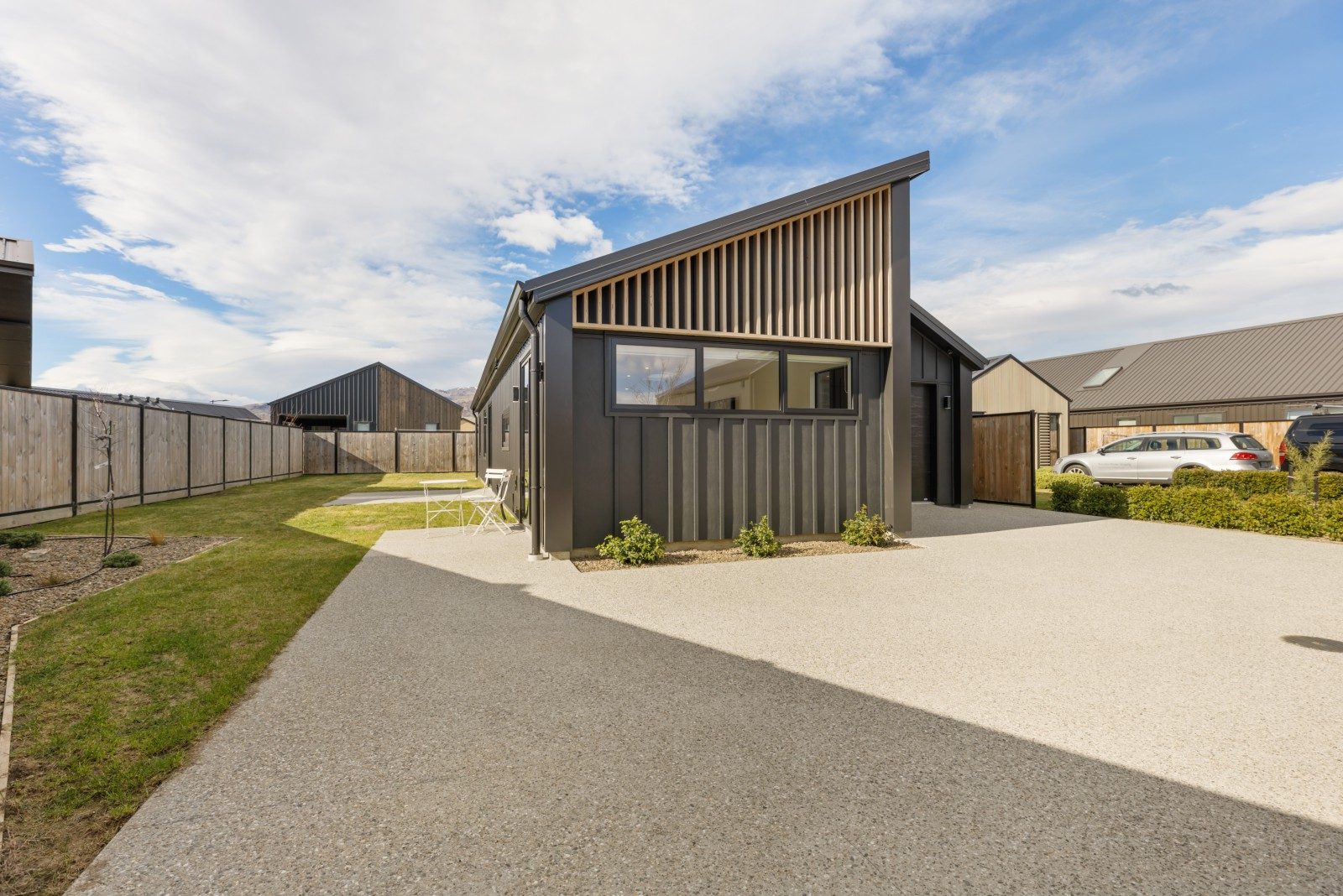 Modern Home, Big Section, Small Price! — slide 2