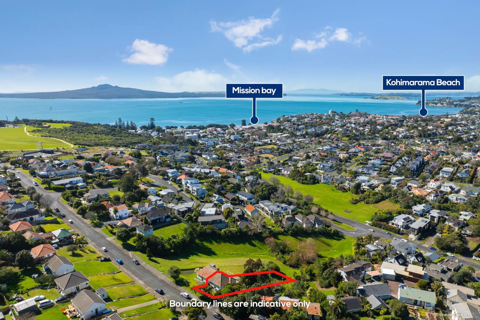 Affordable Ex-State with Sea Views on 689m² — slide 1