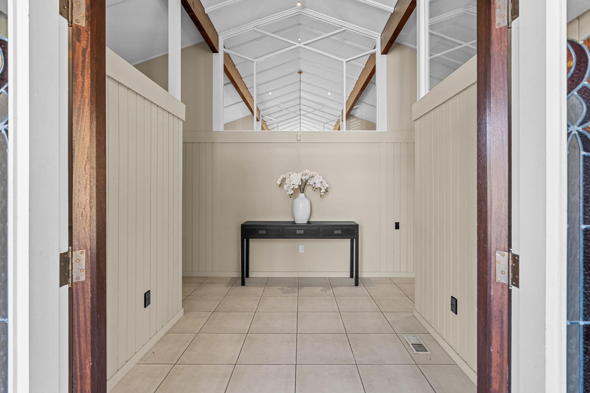 Architectural Masterpiece in Burnside High Zone — slide 2