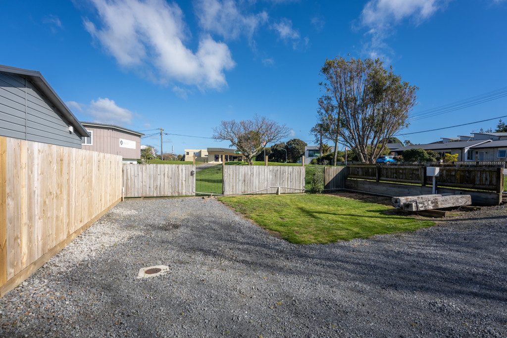 Section in the heart of Raumati — slide 4