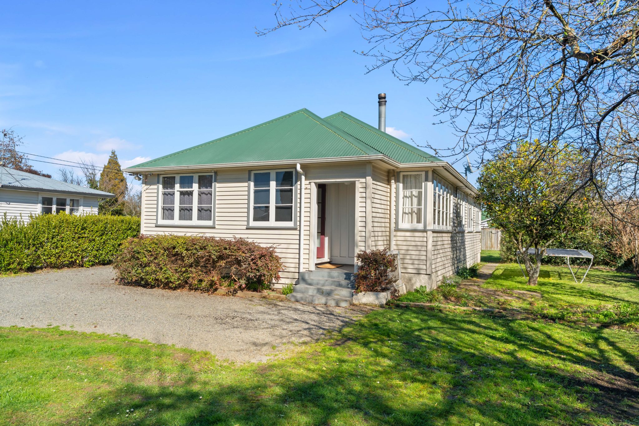 4 Bedrooms and Fantastic Location — slide 25