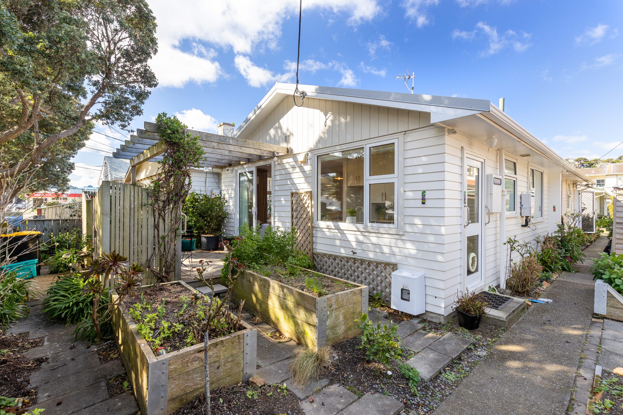 Sunny 2 Brms, double glazed. All at your doorstep — slide 22