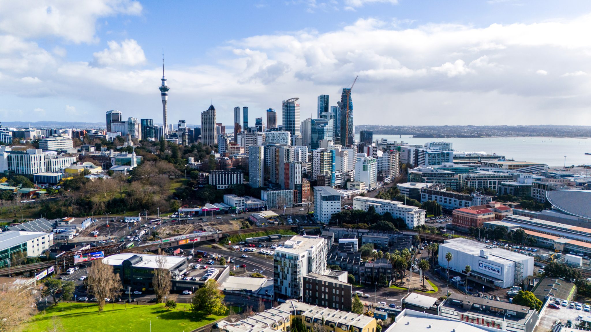 Parnell Penthouse. Prime Location & Stunning Views — slide 2