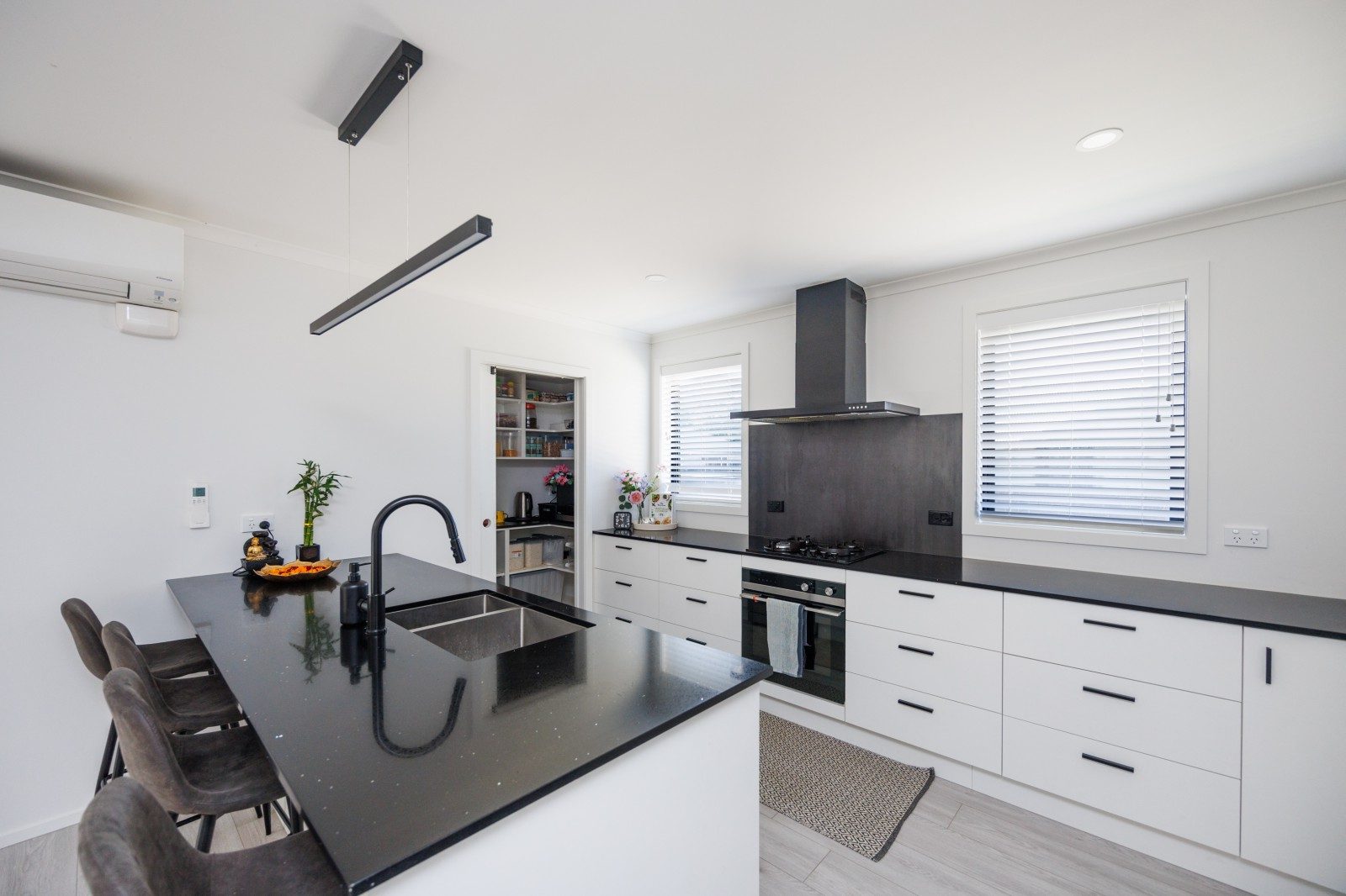 Modern style, private setting, exceptional living — slide 2