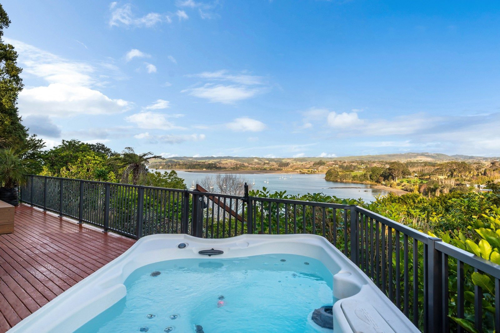 Coastal Haven, Sweeping Views — slide 2