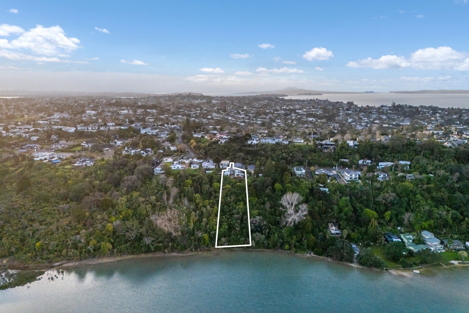 Coastal Haven, Sweeping Views — slide 47