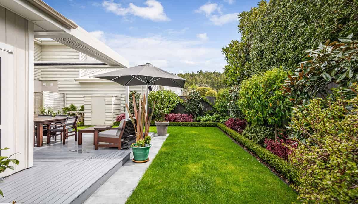 Freehold Coastal Living in Kensington Park — slide 1