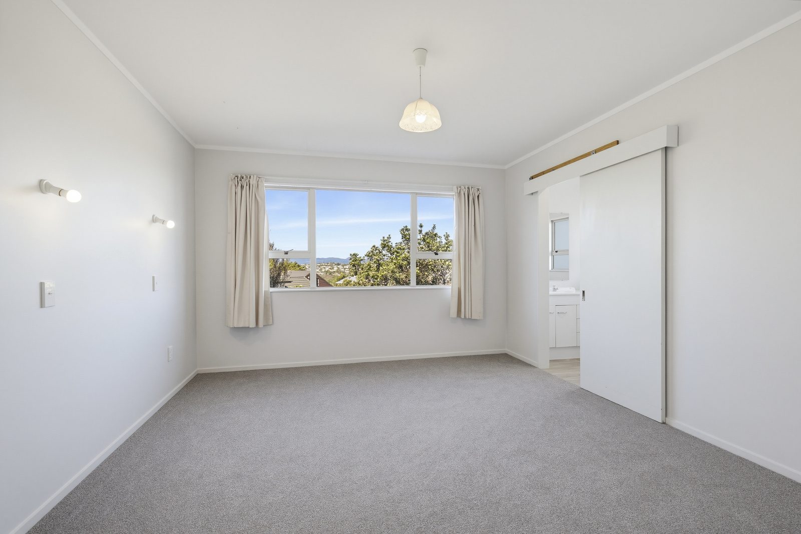 Fantastic Location Close to All Amenities — slide 20