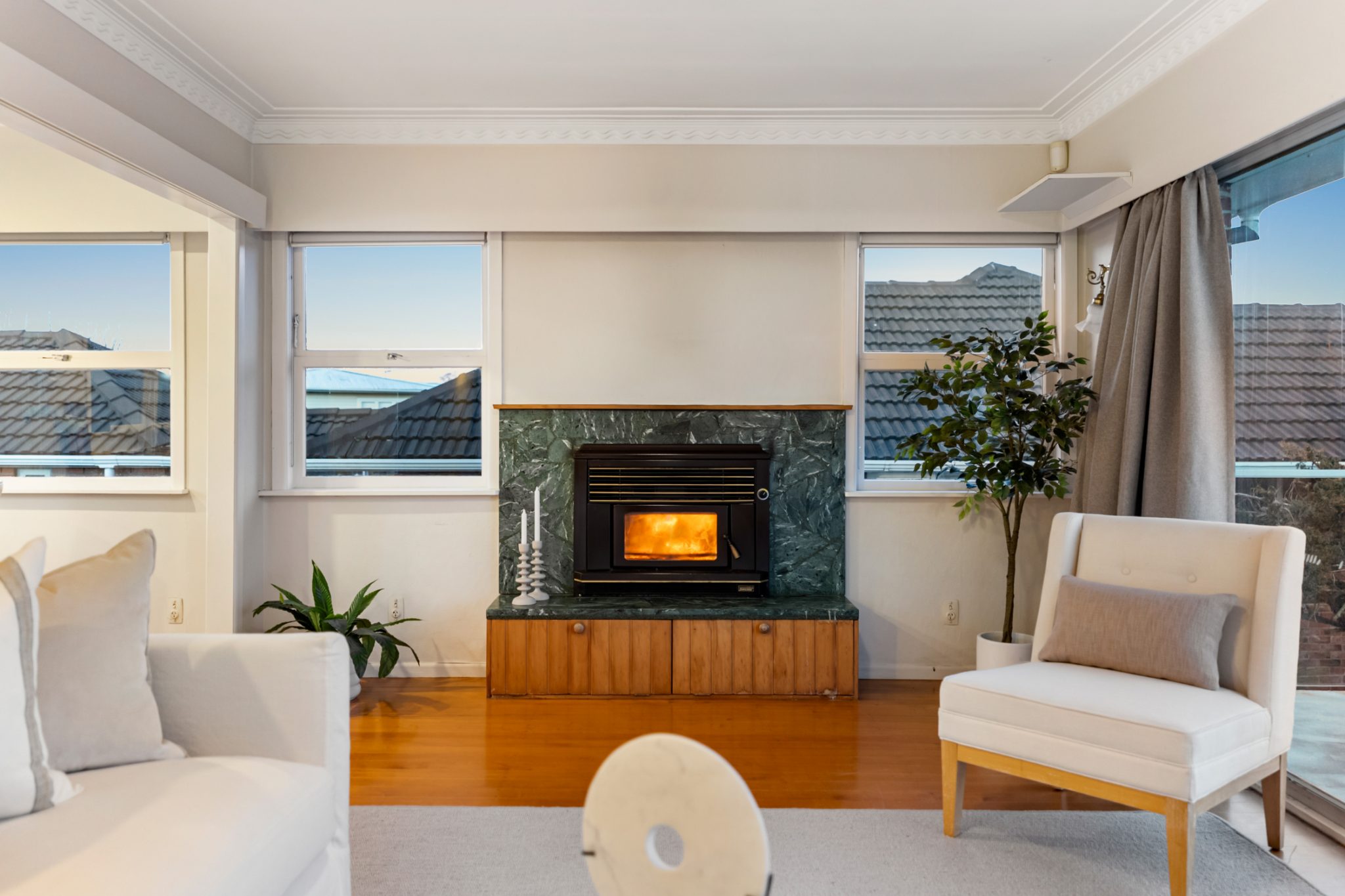 Elevated Freehold: Harbour Views & Potential — slide 2