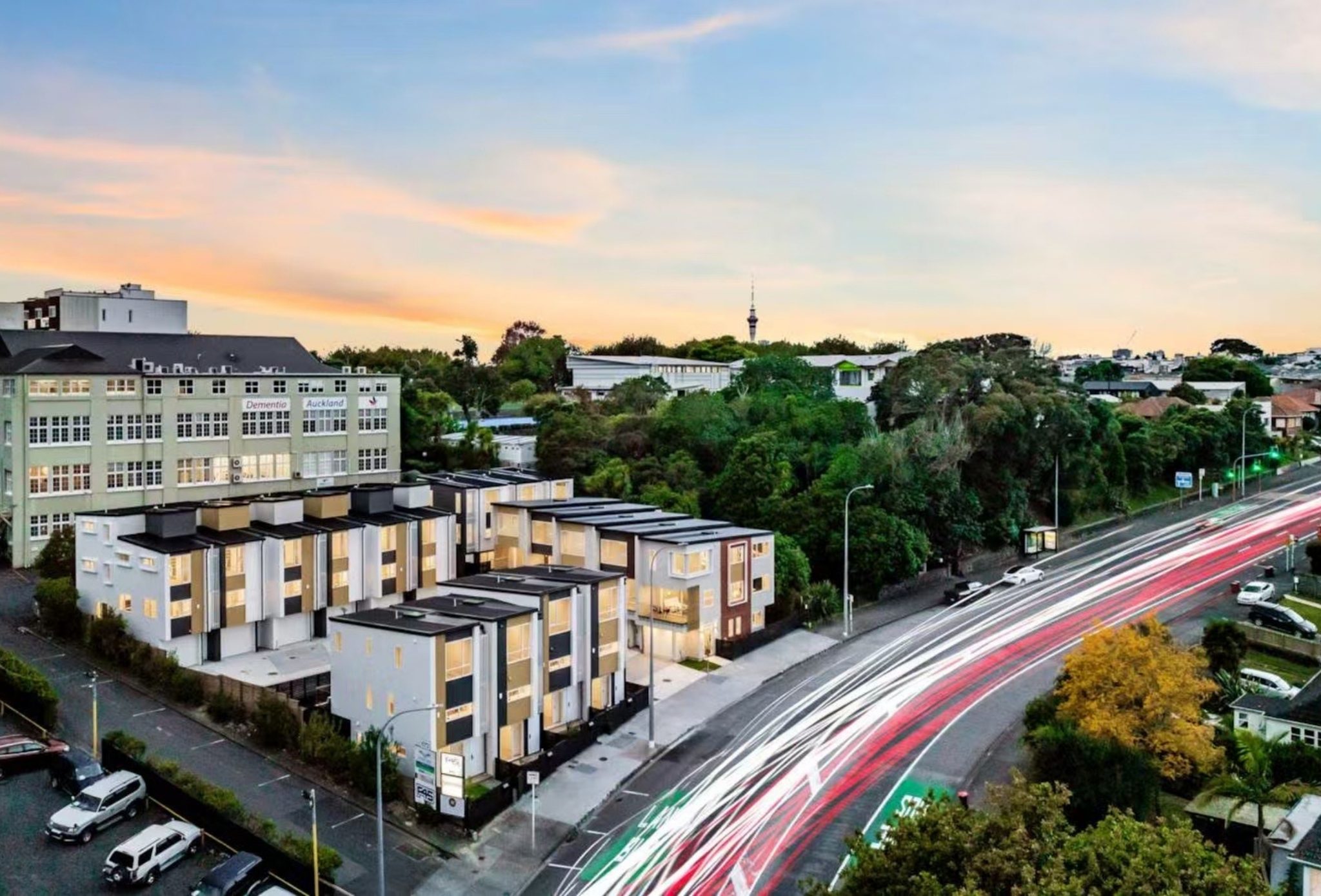 Modern Freehold Living in the Heart of Grey Lynn — slide 2