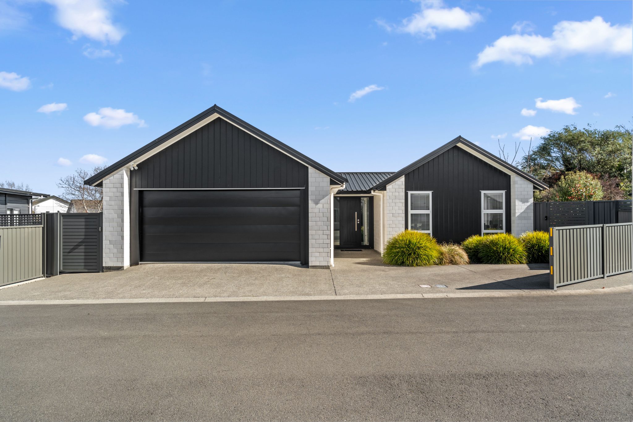Executive Living in the Heart of Renall — slide 1
