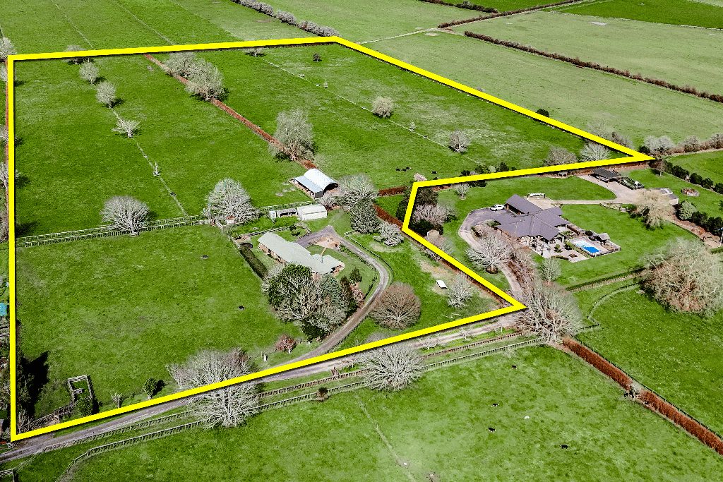 6.4 Hectares productive land and 4bdrm brick home — slide 2