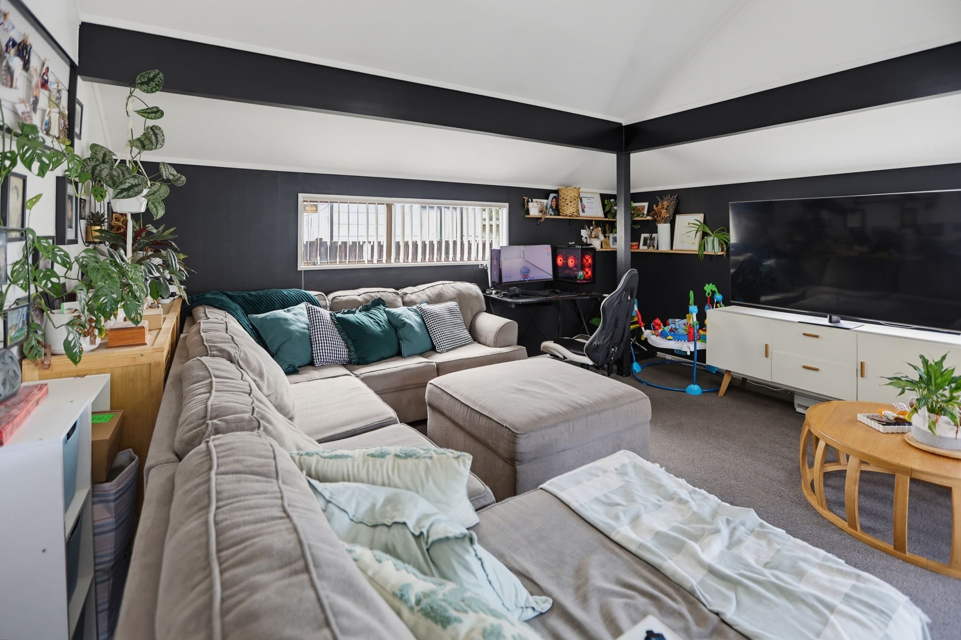 Put This Flexible Nawton Home on Your List — slide 2