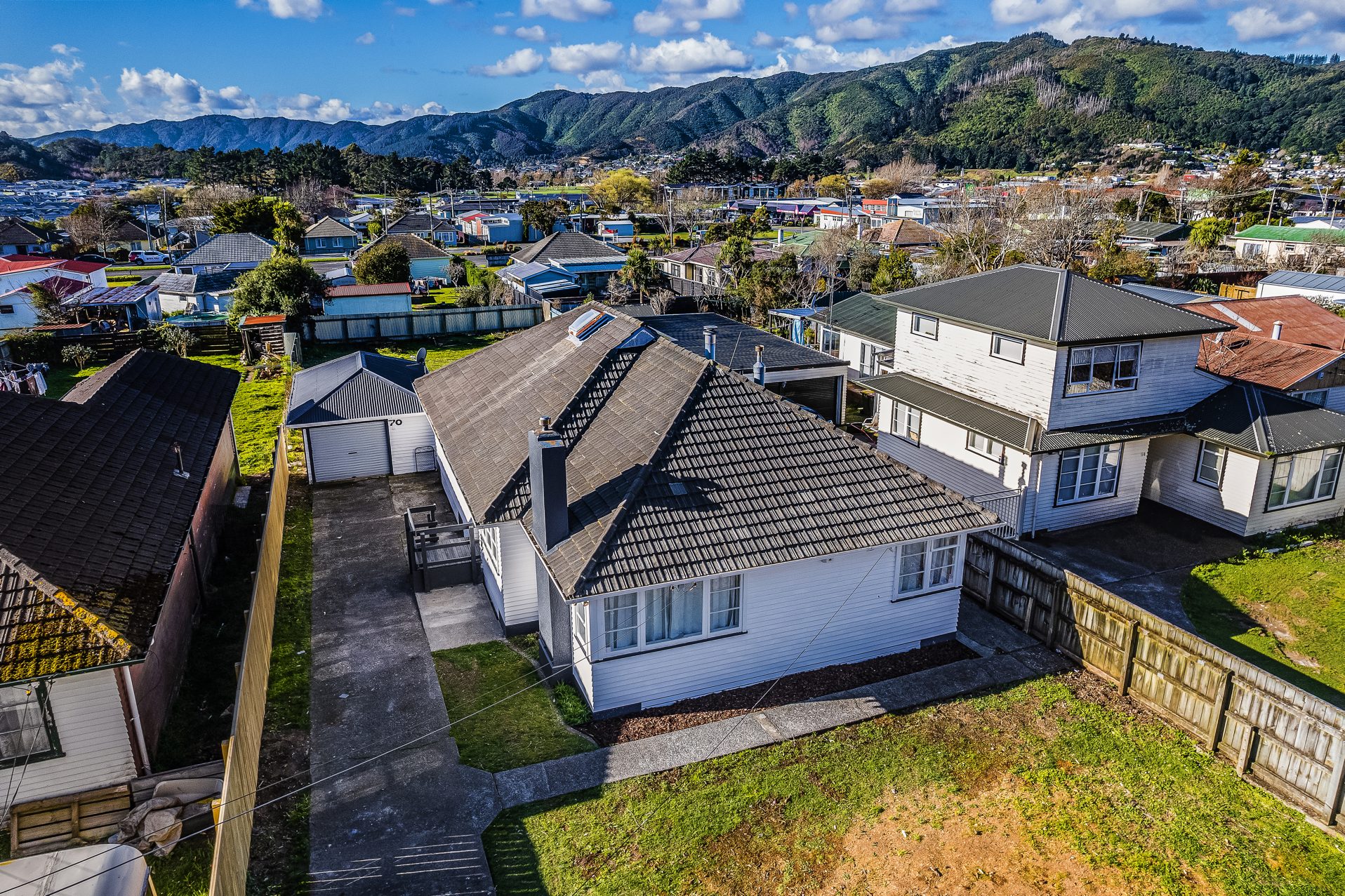 Seriously Selling! Modernised & Spacious — slide 13